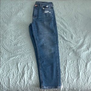 American Eagle Mom Jeans Size 6 Short
